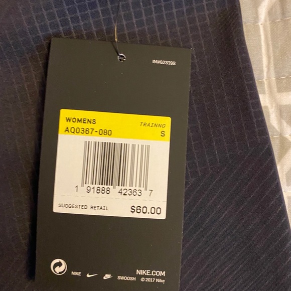 Nike Dri Fit - Picture 3 of 4